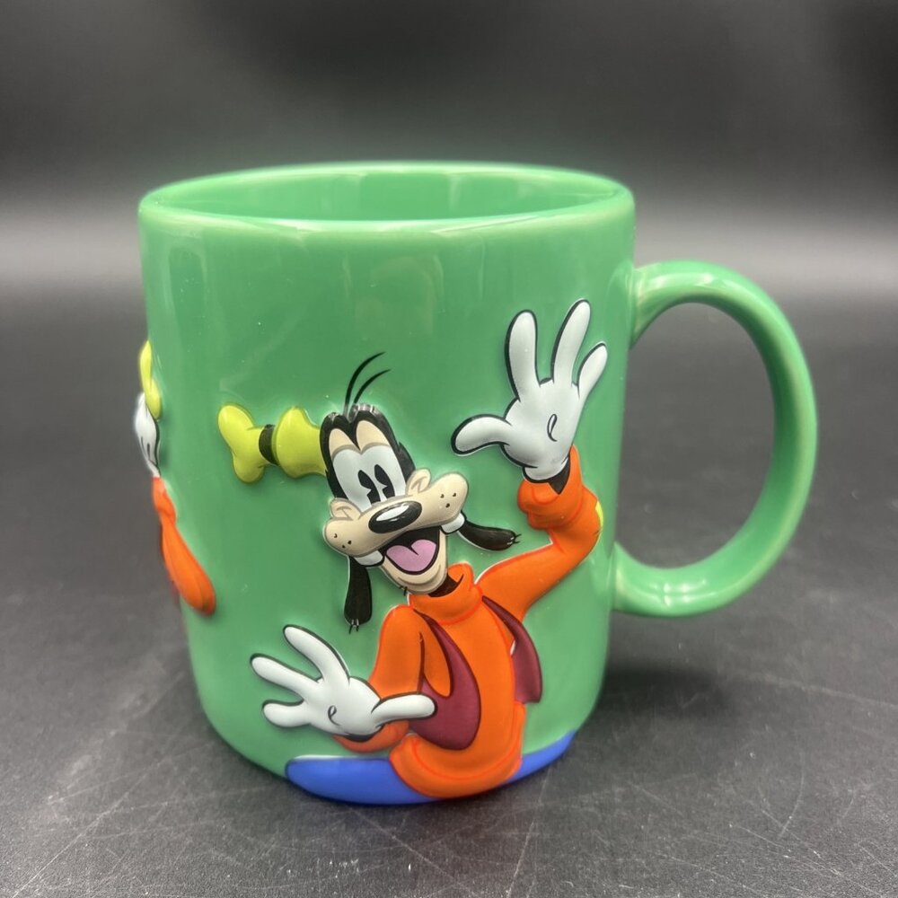 The Disney Store Goofy Character Raised 3D Embossed Ceramic Coffee Mug Cup Green - Picture 3 of 9